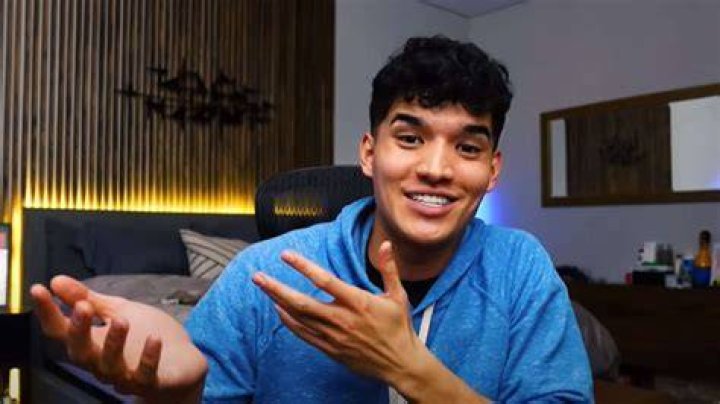 Alex Wassabi Youtuber