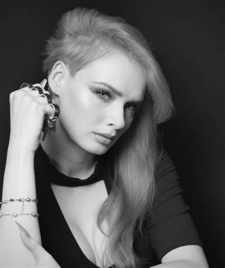 Alisa Ermolaev giving a pose.