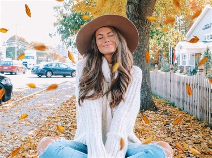 Autumn - Girl at interview