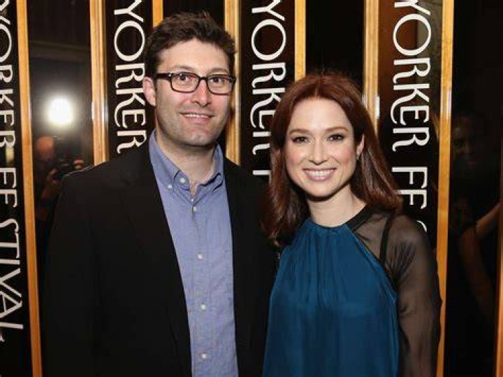 Ellie Kemper is married to Michael Koman Ellie Kemper is married to Michael Koman