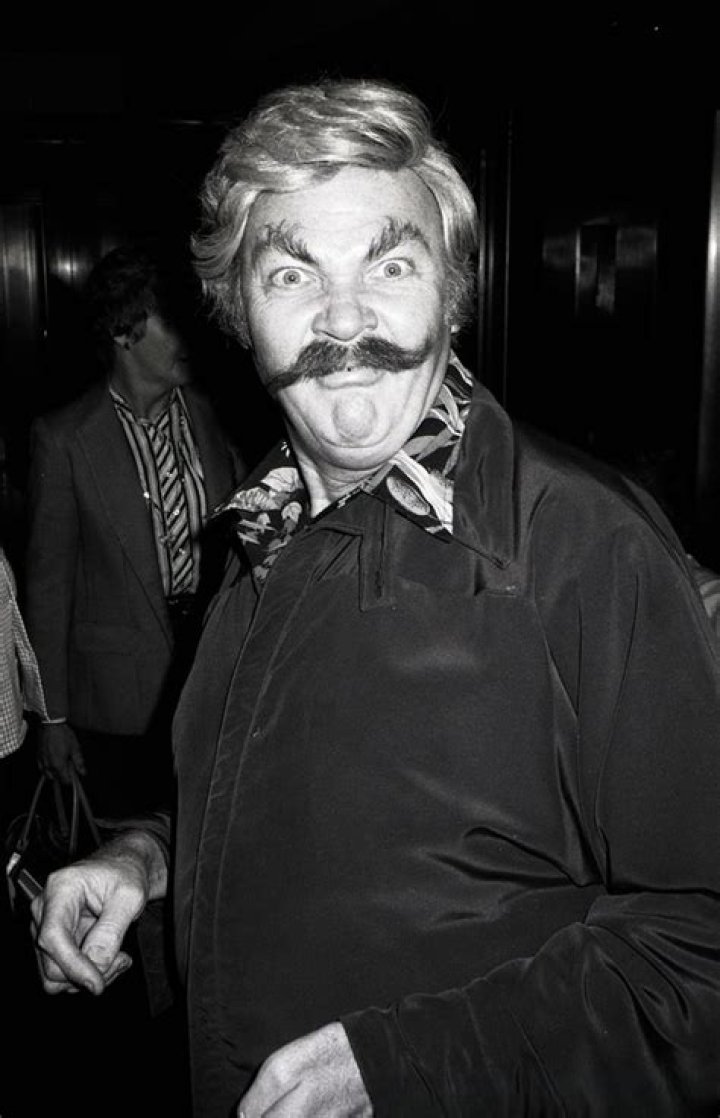 Frequent Guest Panelist (1996-) / Himself