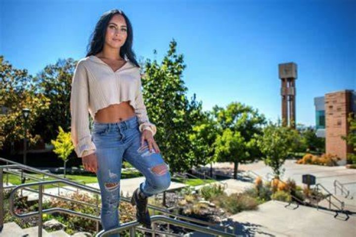 Gabi Simson Net Worth