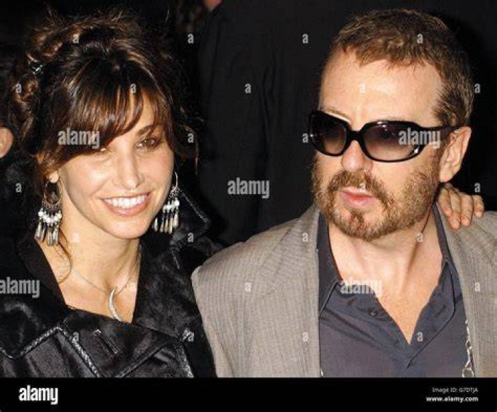 Gina Gershon, Dave Karger