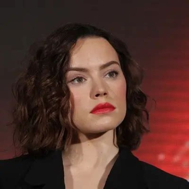 Kika-Rose Ridley has a net worth of $200 thousand 