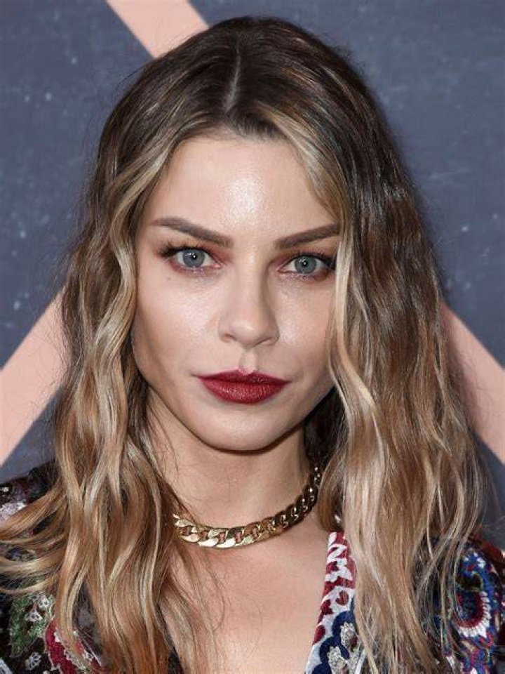 Lauren German rumored to be dating Adam Brody