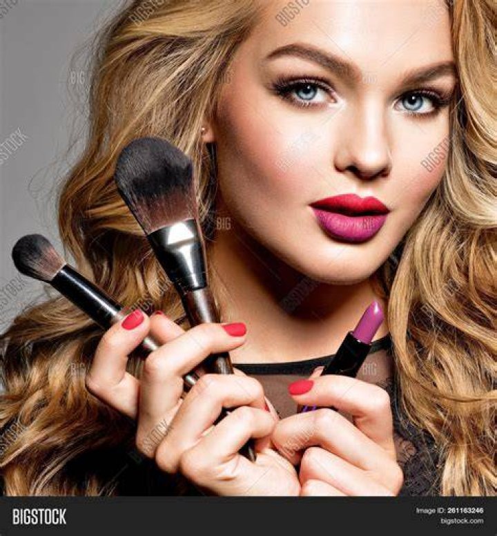 Make-Up Girl