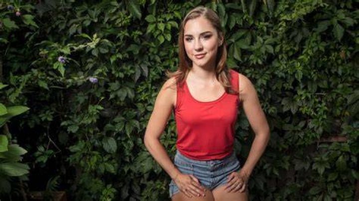 Mikhaila Peterson: From Wellness Influencer to Businesswoman