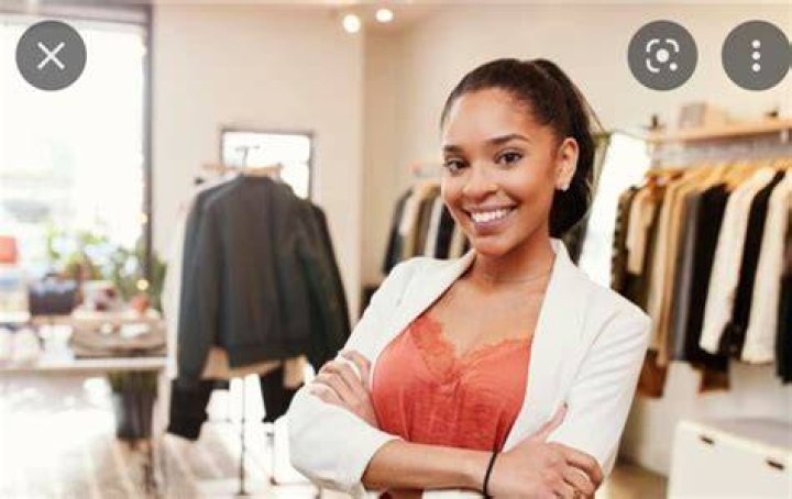 Vendeuse concept-store