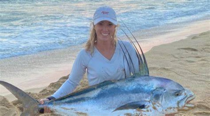 Vicky Stark with fishes Vicky Stark with fishes